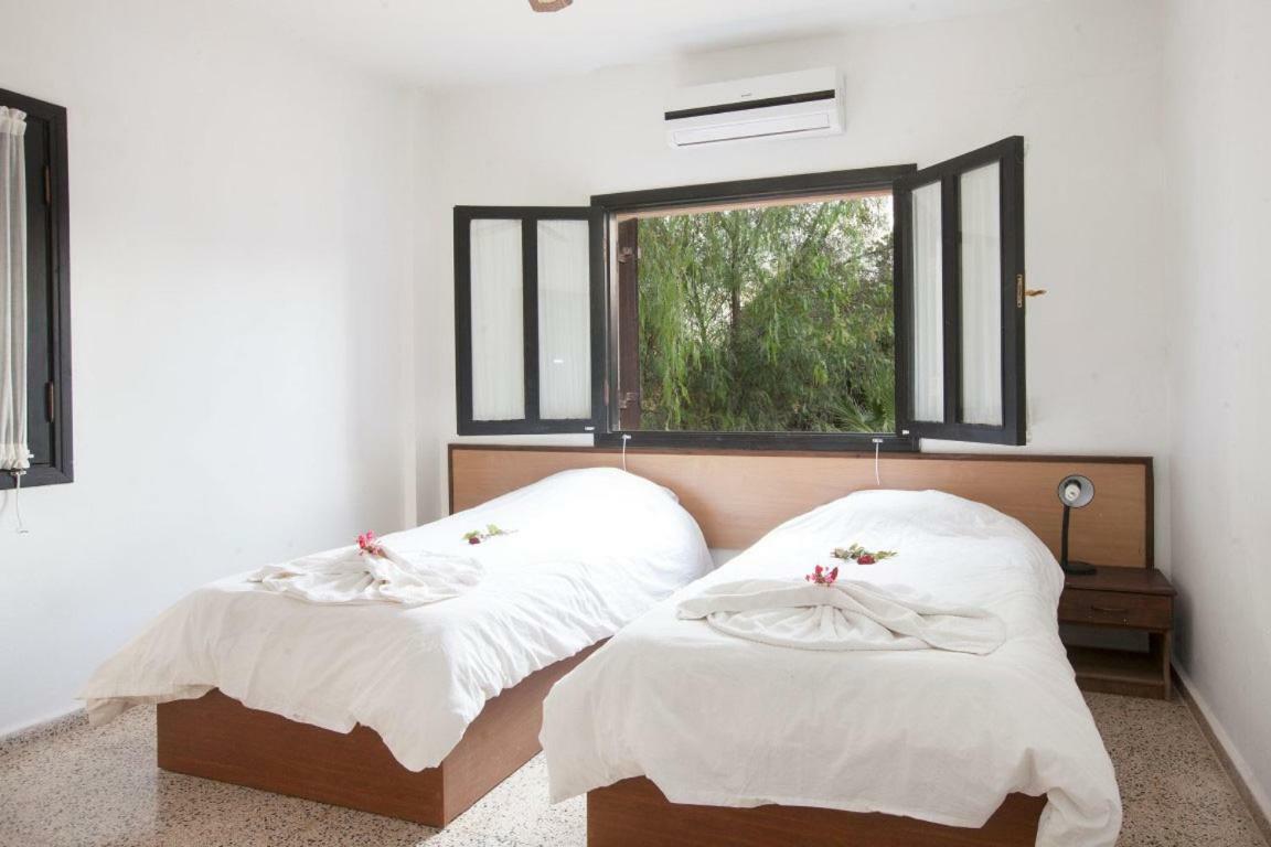 Balci Plaza Hotel And Balci Plaza Guest Bungalows Karpaz Peninsula Selenias Exteriör bild